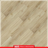 piso vinílico de madeira